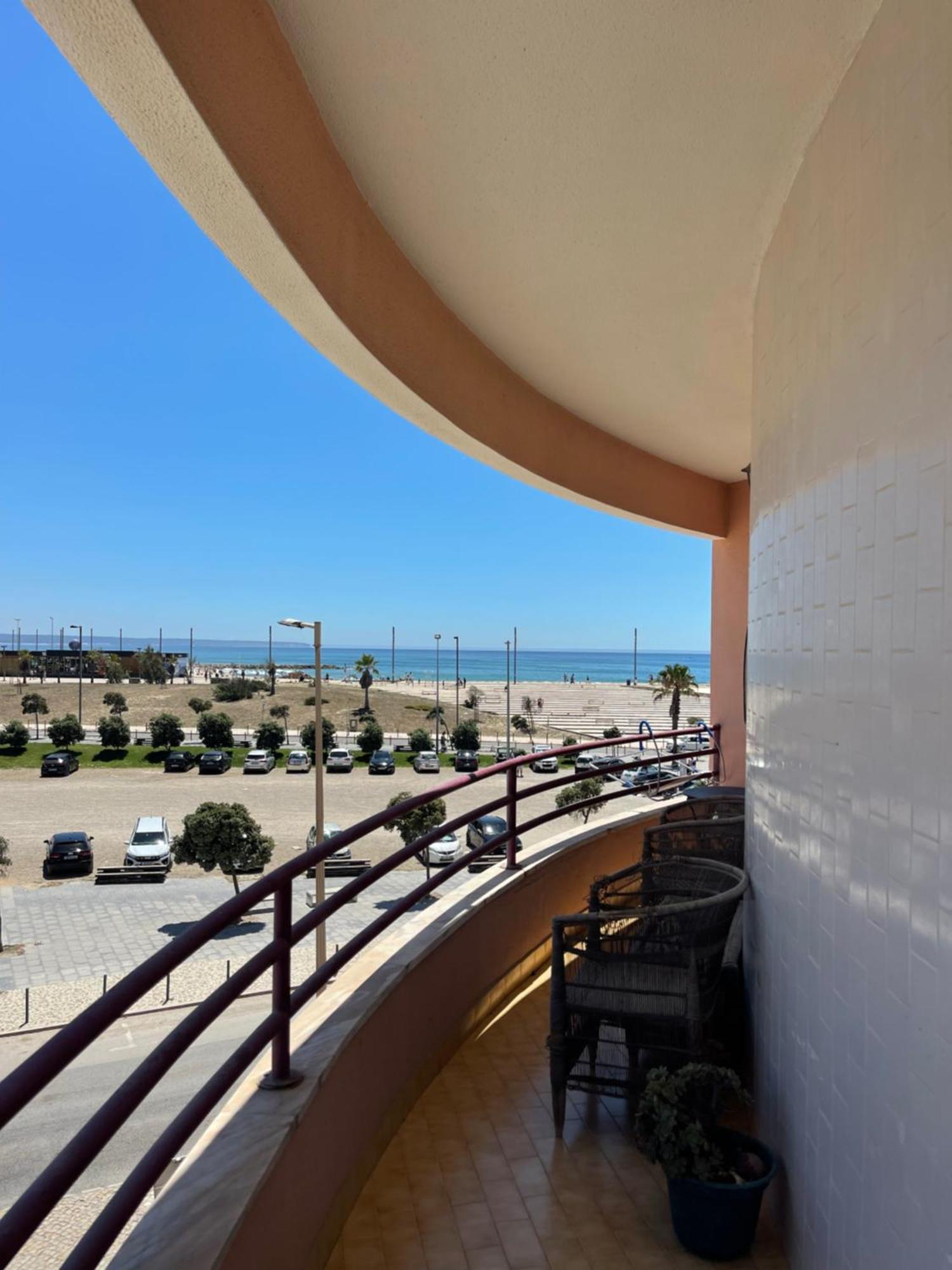 Apartamento Vista Praia E Mar- Costa Da Caparica Apartment Exterior foto